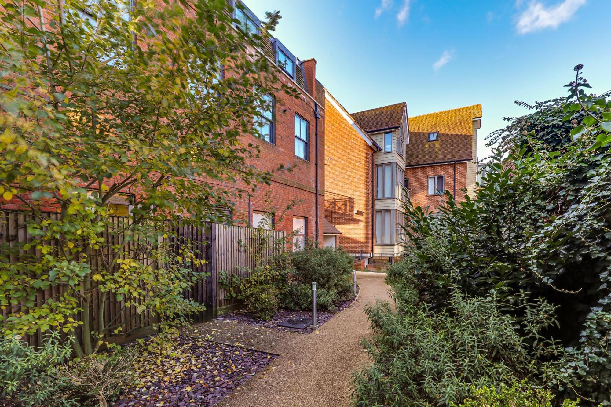 Exceptionally Spacious Central Canterbury Home Exterior photo